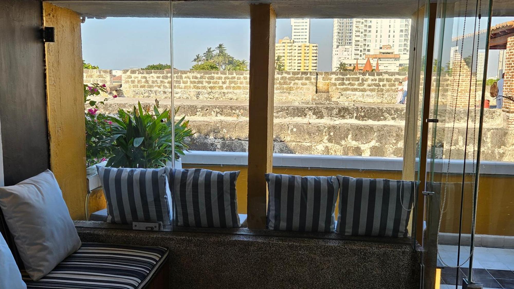 דירות Cartagena Apartamento Duplex Vista Al Mar Y Murallas Nuevo En La Ciudad Amurallada מראה חיצוני תמונה